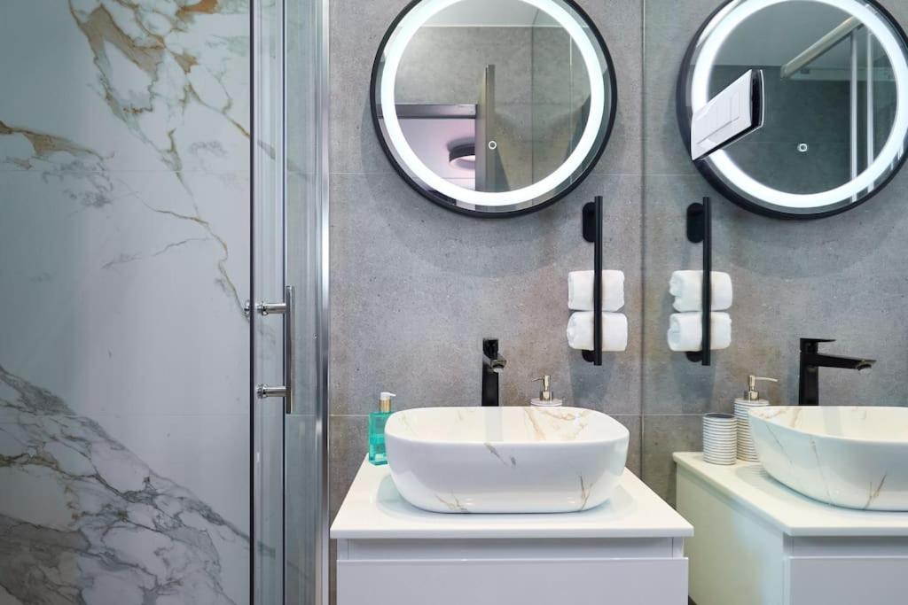 New & Stunning Views In Luxury 5* Divona Apartment ดูบรอฟนิก ภายนอก รูปภาพ