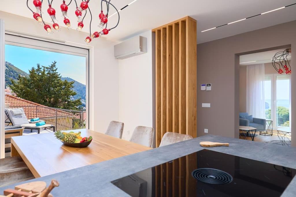 New & Stunning Views In Luxury 5* Divona Apartment ดูบรอฟนิก ภายนอก รูปภาพ