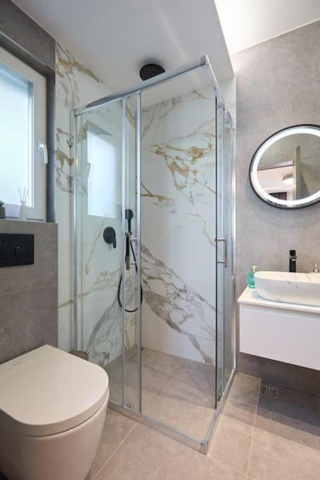 New & Stunning Views In Luxury 5* Divona Apartment ดูบรอฟนิก ภายนอก รูปภาพ