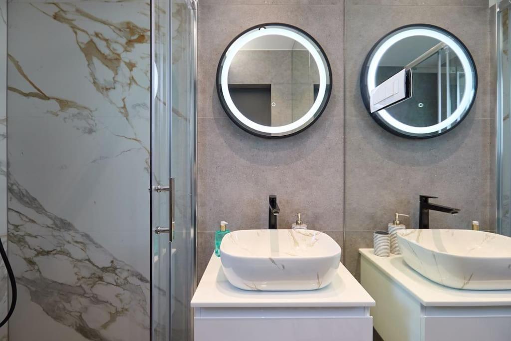 New & Stunning Views In Luxury 5* Divona Apartment ดูบรอฟนิก ภายนอก รูปภาพ
