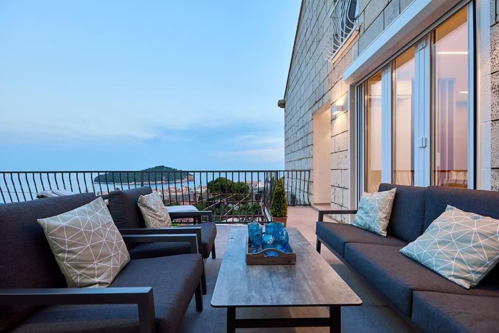 New & Stunning Views In Luxury 5* Divona Apartment ดูบรอฟนิก ภายนอก รูปภาพ