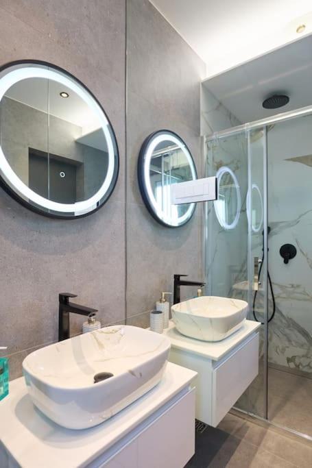 New & Stunning Views In Luxury 5* Divona Apartment ดูบรอฟนิก ภายนอก รูปภาพ