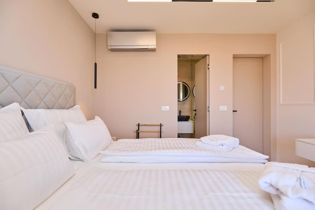 New & Stunning Views In Luxury 5* Divona Apartment ดูบรอฟนิก ภายนอก รูปภาพ