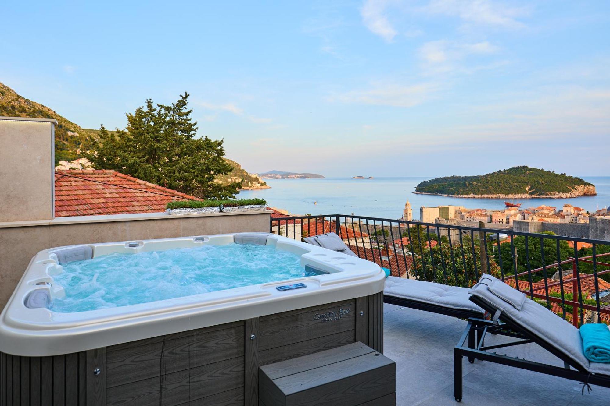 New & Stunning Views In Luxury 5* Divona Apartment ดูบรอฟนิก ภายนอก รูปภาพ