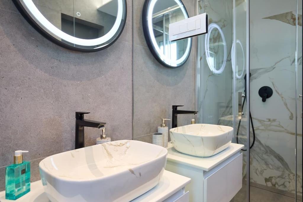 New & Stunning Views In Luxury 5* Divona Apartment ดูบรอฟนิก ภายนอก รูปภาพ